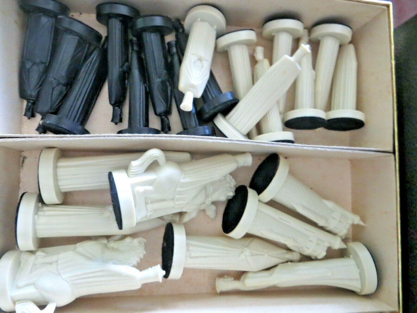 Conqueror Sculptured Chess by Ganine, Pacific Game Co ,Hollywood Cal. board game