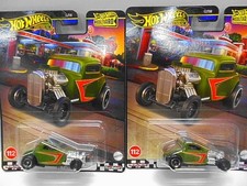 Hot Wheels '32 Ford Hot Wheels Diecast Car 2-Piece Set Bouleard Hot Rod