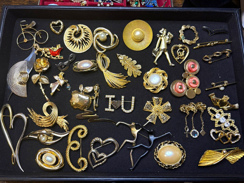 Vintage Costume Jewelry Mixed Lot Brooches & Pins 50+ Faux Pearl