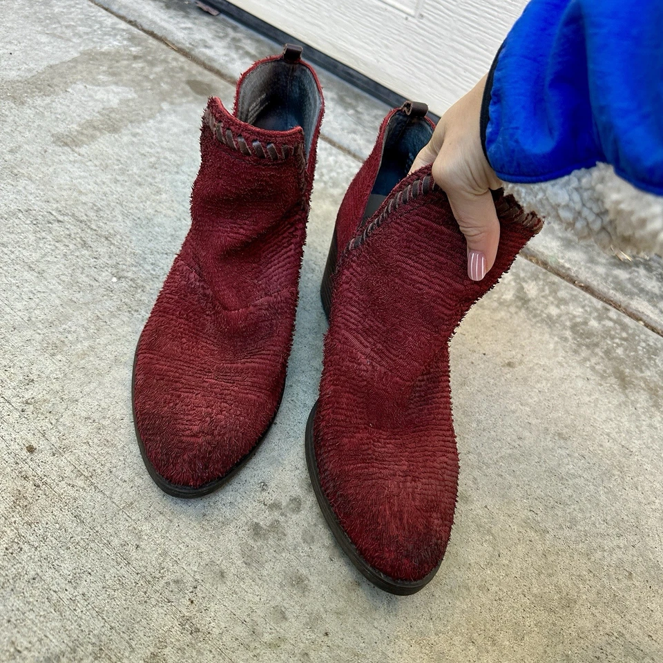 Botas de tornozelo femininas Miz Mooz couro camurça vermelha tamanho 8.5 | Botas costuradas - Imagem 3 de 4