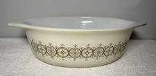 Vintage PYREX Gold Medallion 043 Casserole Di...