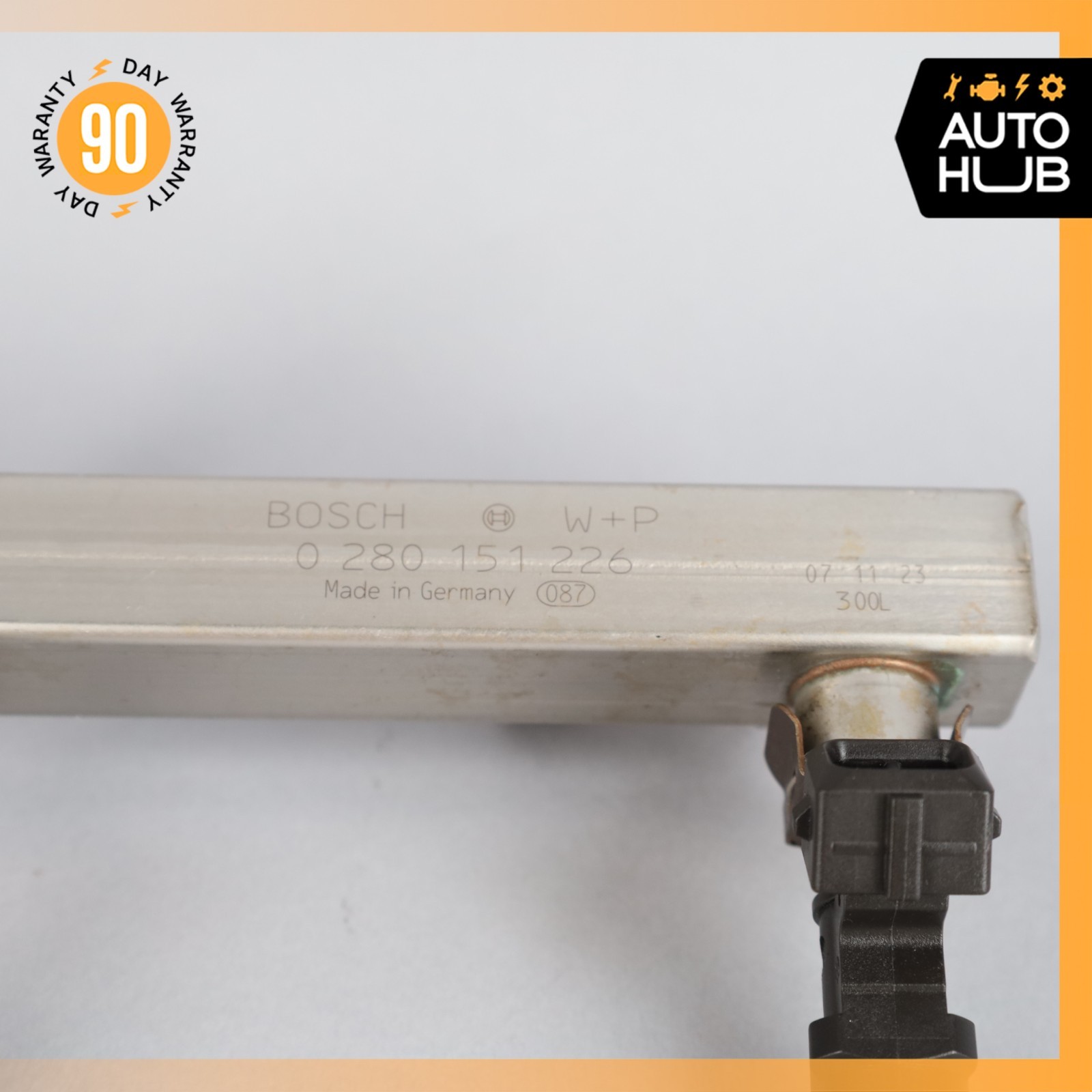 Maserati GranTurismo M145 Fuel Injection Rail Line w/ Injectors Left Side OEM