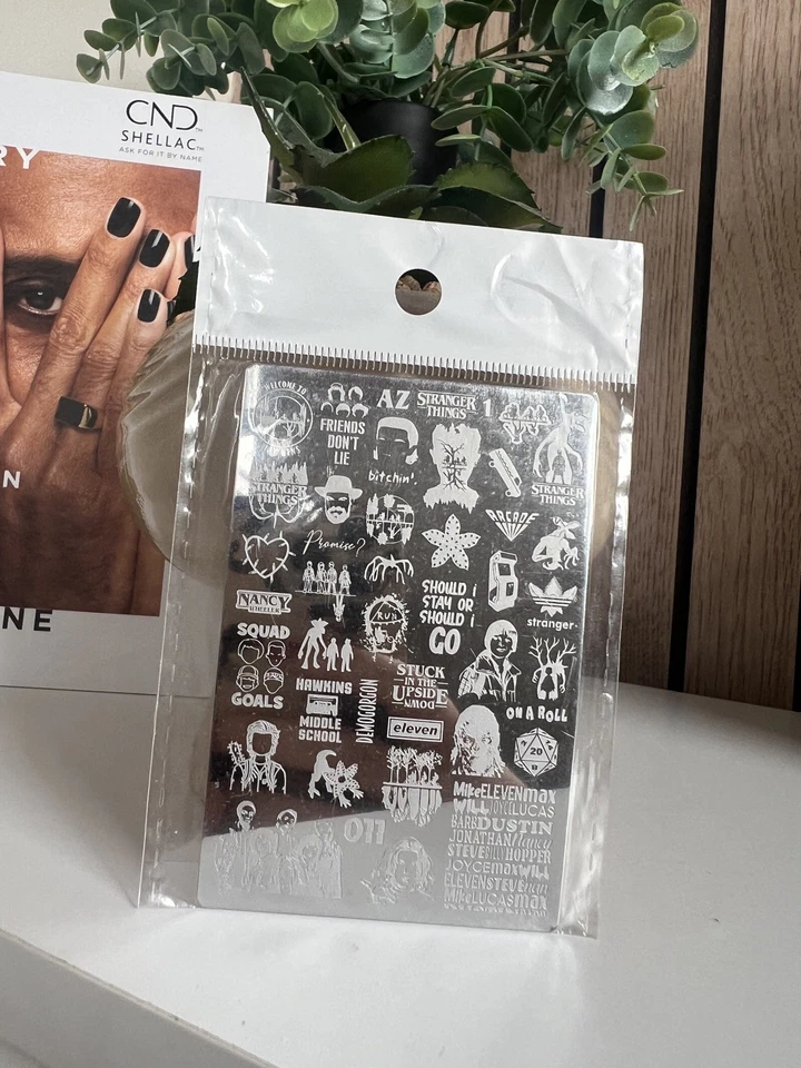 Arte en uñas Netflix Stranger Things | Placa de estampado de uñas para programas de televisión Foto 3 de 4