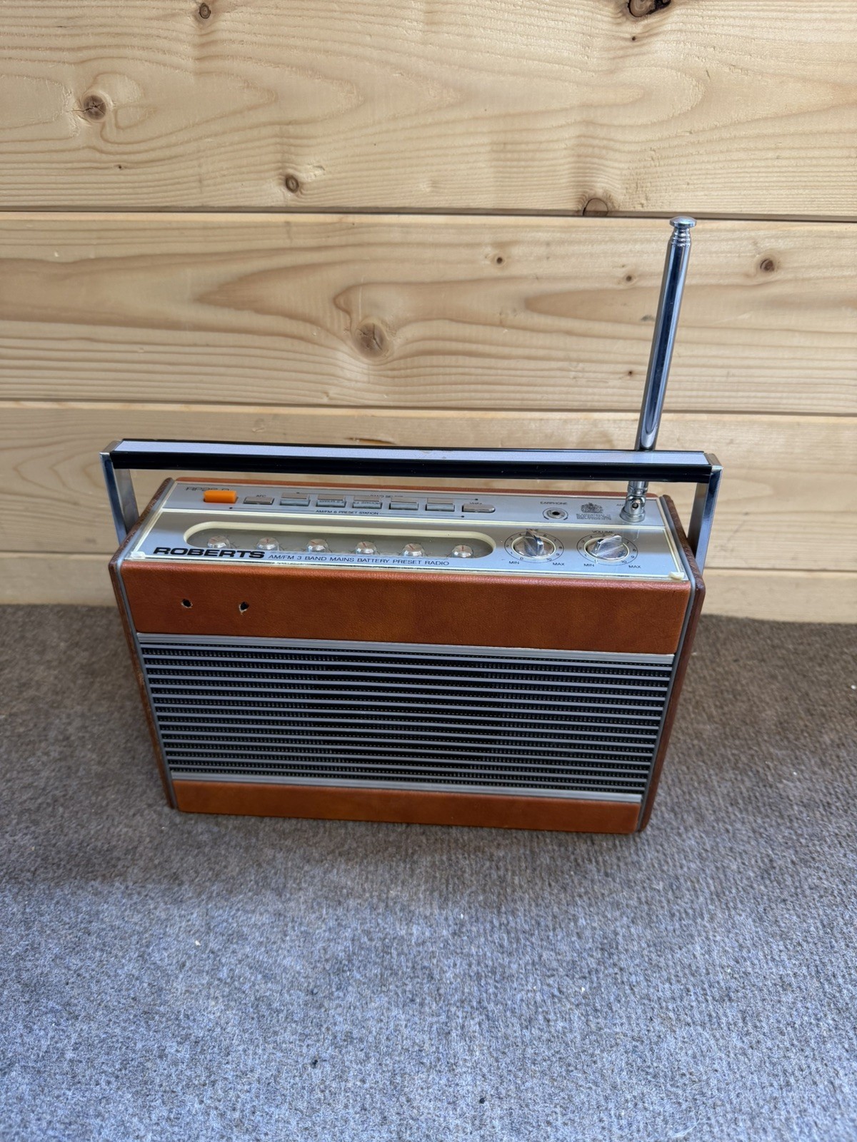 Roberts RP26-B Vintage Portable Radio AM FM Preset Battery Mains Working