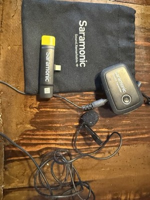 Saramonic Blink 500 B5 wireless lavalier microphone system with a USB-C receiver