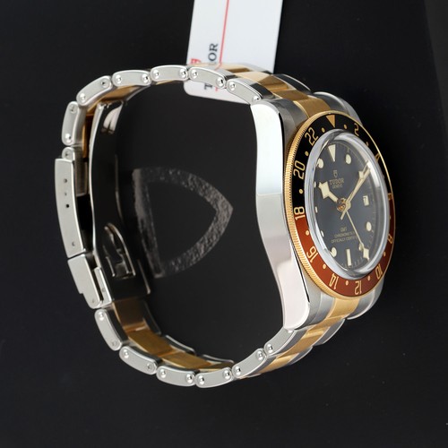 Tudor Black Bay GMT 41mm M79833MN-0001 - Picture 4 of 10