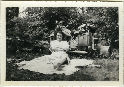 ALTES FOTO - VINTAGE SNAPSHOT - MOTORRAD MOTORRAD AUSFLUG RUHE -MOTORBIKE