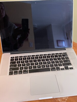 MacBook Pro (Retina, 15-inch, Mid 2012) - FOR PARTS