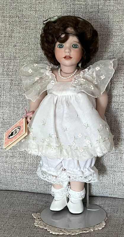 Rare 1991 Wendy Lawton "Spring Blossom" doll, original box, excellent condition