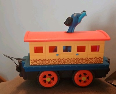 Maison Battat B. The Critter Express Train Grooving Dog Kangaroo Car Giraffe 