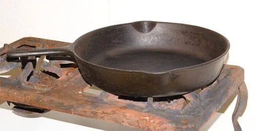 Vintage Griswold Cast Iron Skillet 11 1/4" Diameter, No. 9