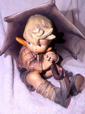 Hummel Goebel Umbrella Boy 152/A 8   Full Bee Germany Figurine Looks Stunning