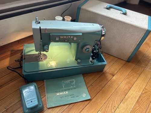 Vintage White Zigzag Sewing Machine w Pedal Case Manual MOD 2335 Turquoise VIDEO