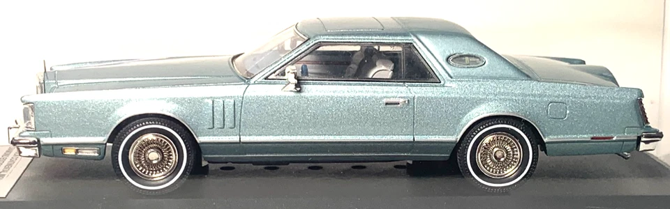 PremiumX 1979 Lincoln Continental MKV Diamond Edition scale 1:43 INV# 4141 - Image 3 of 4