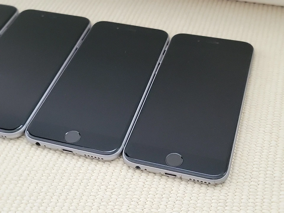 Lot - 4 EXCELLENT Apple iPhone 7 A1778 32GB SILVER Unlocked AT&T 90%+ BATTERY - Image 4 of 4