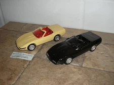 Lot of 2 Ertl 1992 Chevy Corvette Promo Black Rose & Arctic White / Red America