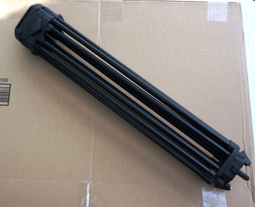 Vinten V3822-0001 Single-stage Black Aluminium 75mm Pozi-Loc Video Tripod - Mint - Picture 6 of 6