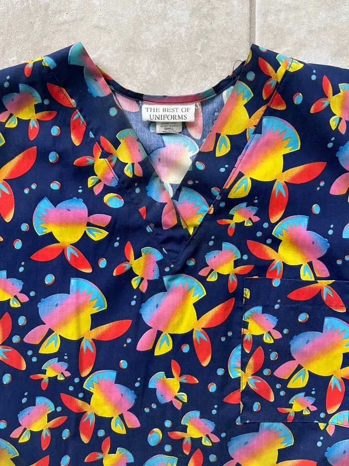 Lot 3 Nursing Uniform Scrub Tops Women S-Colorful Fish Pattern+Cat Hearts+White - Image 2 of 4