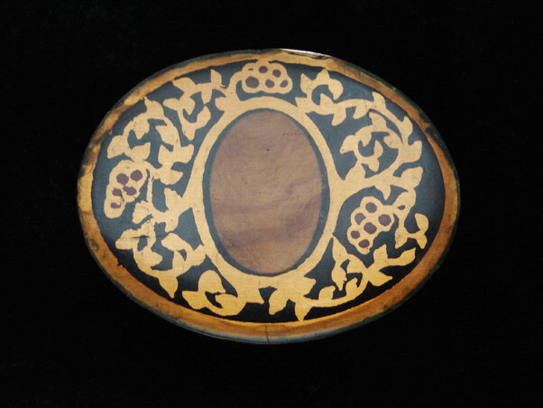 QJ03138 VINTAGE 1970s **WOOD INSERT** FLORAL ORNAMENTAL SOLID BRASS BELT BUCKLE