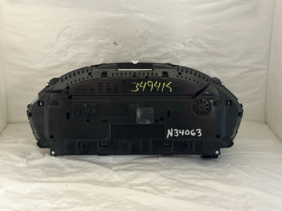 Medidores del panel de instrumentos del velocímetro 2012-2016 BMW 320I 328I 52.998 millas Foto 2 de 3