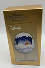 Nib Hallmark Keepsake 2004 Winnie The Pooh & Piglet Sharing The Stars Ornament