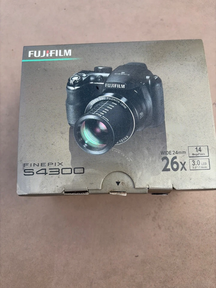 Fujifilm FinePix S4200, photo 1 of 2