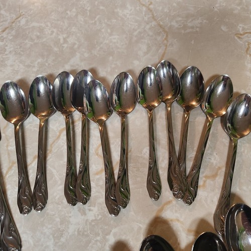 Vintage Oneida LORILEI Stainless 60pc Service for 11 + Fork Knife Spoon Floral - Picture 4 of 12
