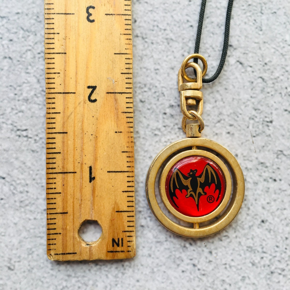 【非売品　新品未開封品】Bacardi　バカルディ　ロゴ入り限定パナマハット Bacardi Gold Tone Bat Logo Pendant Key Chain | eBay