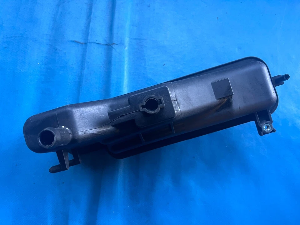 Расширительный бак охлаждающей жидкости Rover 75 & MG ZT (PCF101494) 1998 - 2000 - Изображение 4 из 4