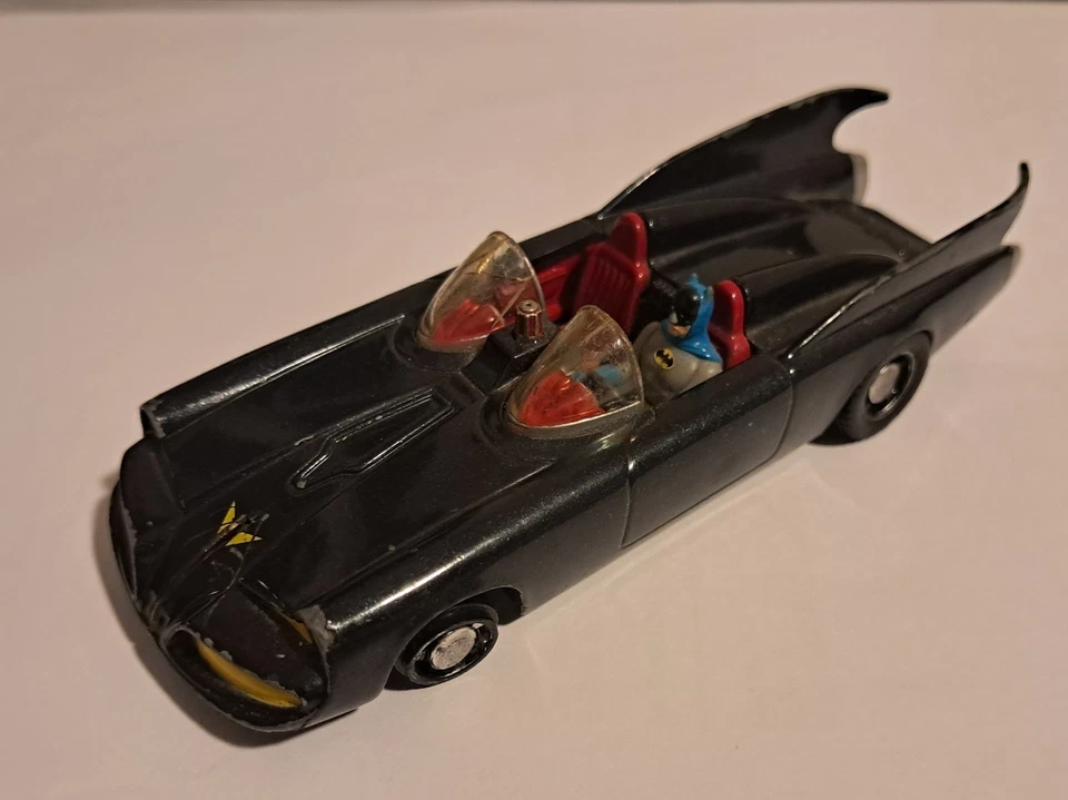 RARE - GOOD CONDITION - Corgi Batmobile 1960 W/ Batman Figure - Immagine 3 di 4