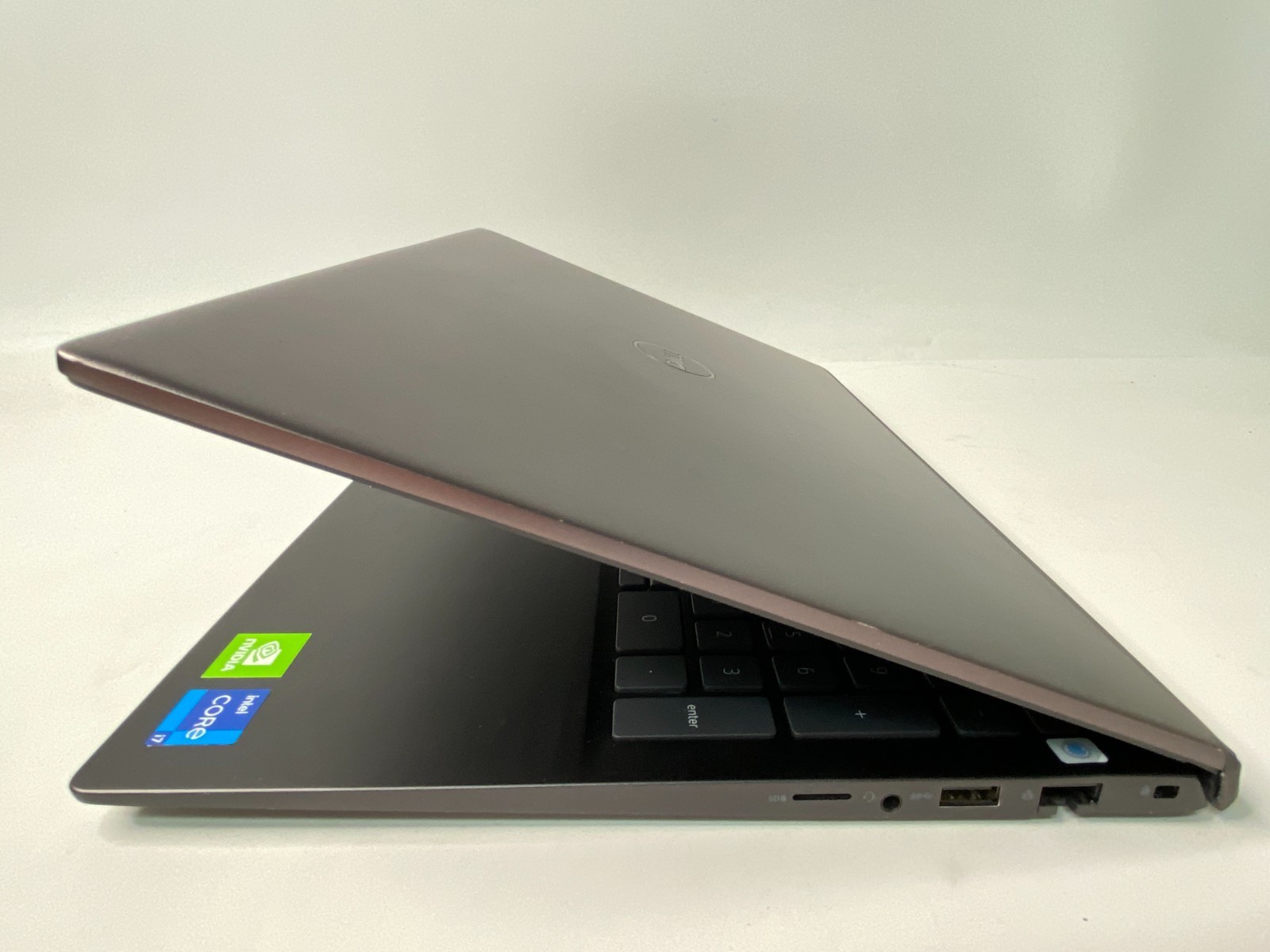 Dell Vostro 5502, 15.6-Inch Laptop, with i7-1165G7, Windows 11 Pro