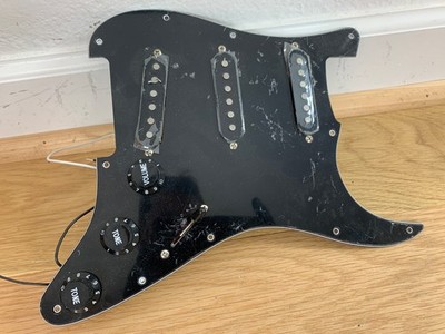 Stratocaster Loaded Pickguard Assembly Wired Single Coil Pickups Black Harness