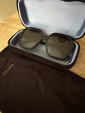 Gucci Women  s oversized sunglasses. Slightly used only wore a few times. Black