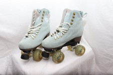 BTFL BLUE SUEDE Classic Quad Roller Skates. SIZE US-7 Sold w/ Protective gear