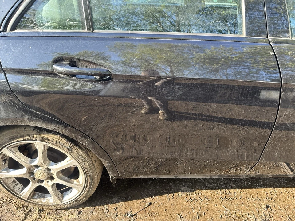 Mercedes W213 E220 Saloon 2016-2018 Door Bare (rear Driver Side) Black - Image 2 of 3