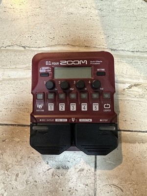 ZOOM B1Four Bass Multieffektgerät, sehr guter Zustand