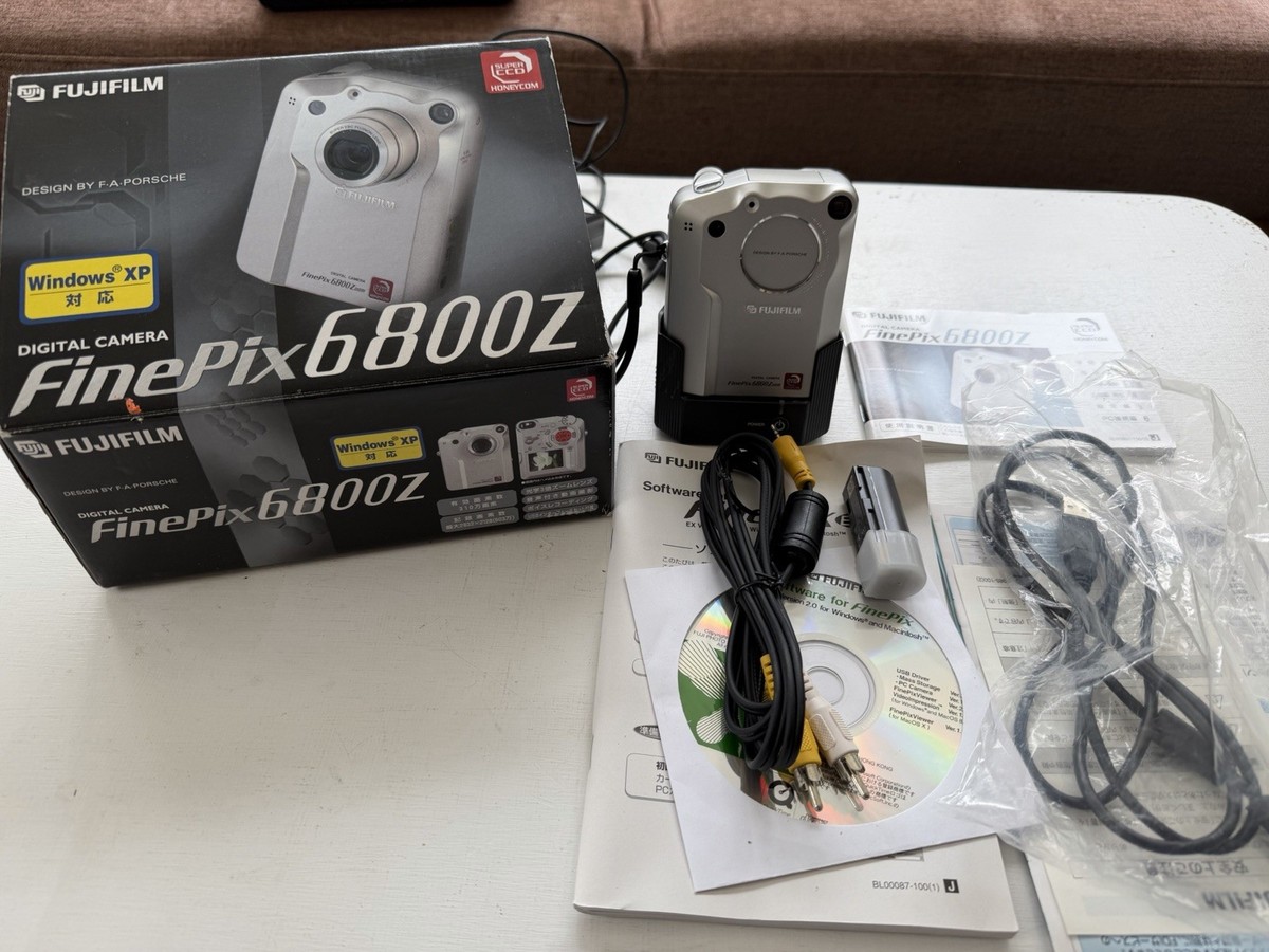 FujiFilm FinePix 6800z Super CCD Porsche Design Digital FujiFilm FinePix 6800z Super CCD Porsche Design Digital