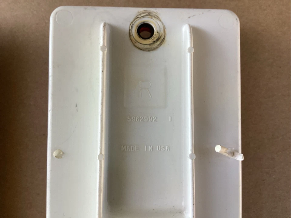 Левый и правый задний габаритный фонарь в сборе для Chevrolet Chevelle 1970-1972 годов выпуска - Изображение 3 из 4