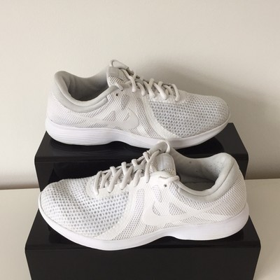 nike revolution aj3490