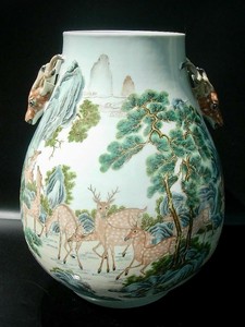 SUPERB ANTIQUE CHINESE FAMILLE ROSE "HUNDRED DEER" HU VASE, QINALONG MARK