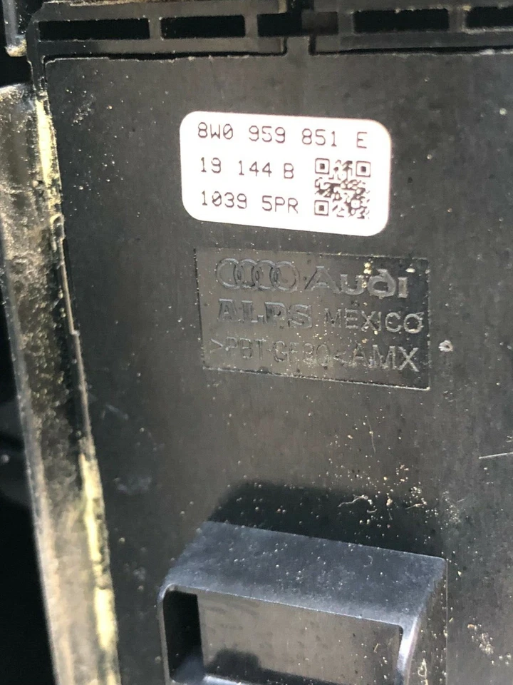 Interruptor de puerta del conductor delantero izquierdo AUDI S4 A4 2017-2020 OEM # 8W0959851E Foto 3 de 3