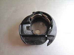 singer 4432 bobbin case