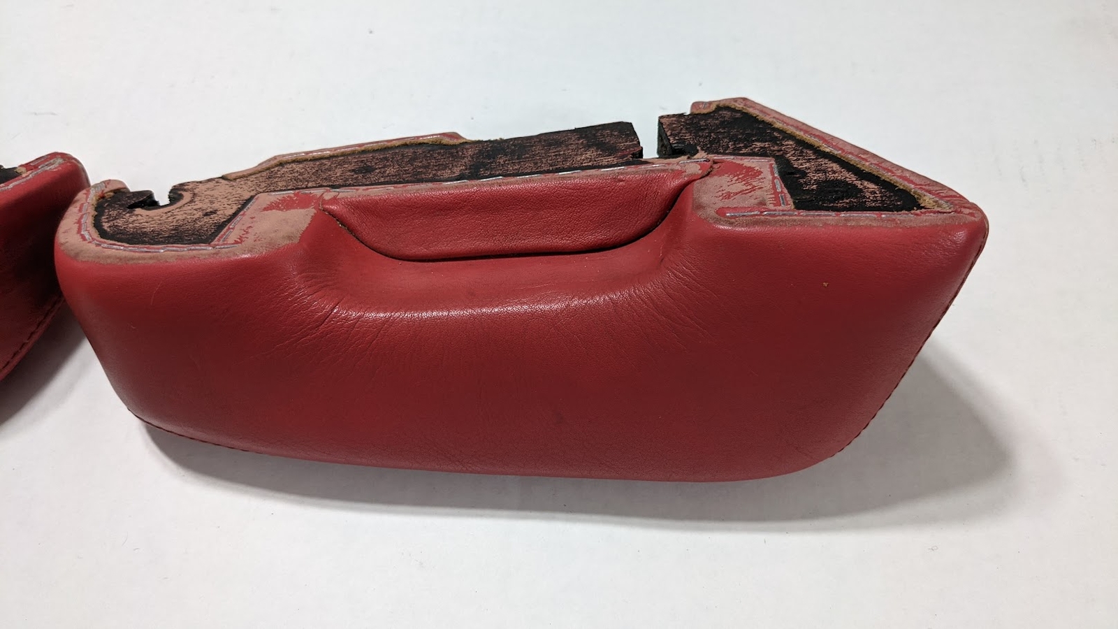 66-80 ROLLS ROYCE SILVER SHADOW REAR DOOR ARM REST ON RED