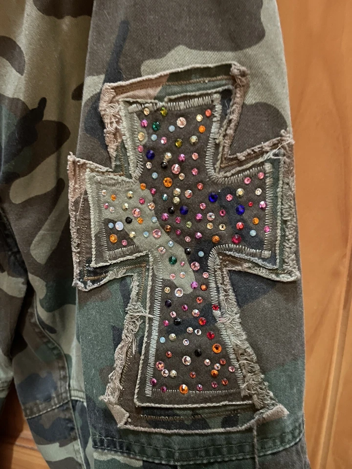 Women's vintage custom made camo pants with rhinestones and cross - Image 2 of 4