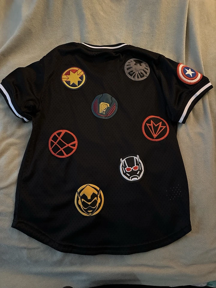 Camiseta deportiva de malla exclusiva de Marvel Avengers Capitán América Hulk para jóvenes XL Foto 4 de 4