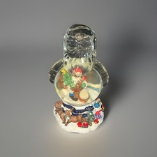 Vintage Wold Showcase Christmas Water Globe With Music Box