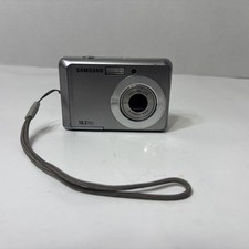 SAMSUNG SL30 Digital Camera LCD 10.2 Mega Pixels Silver - Tested works