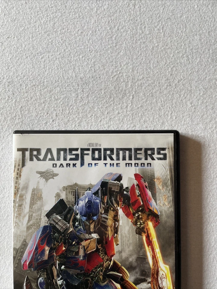 Transformers Dark Of The Moon DVD - Reg 2 - 2011 - Dolby Digital. Ex/con . - Image 2 of 4