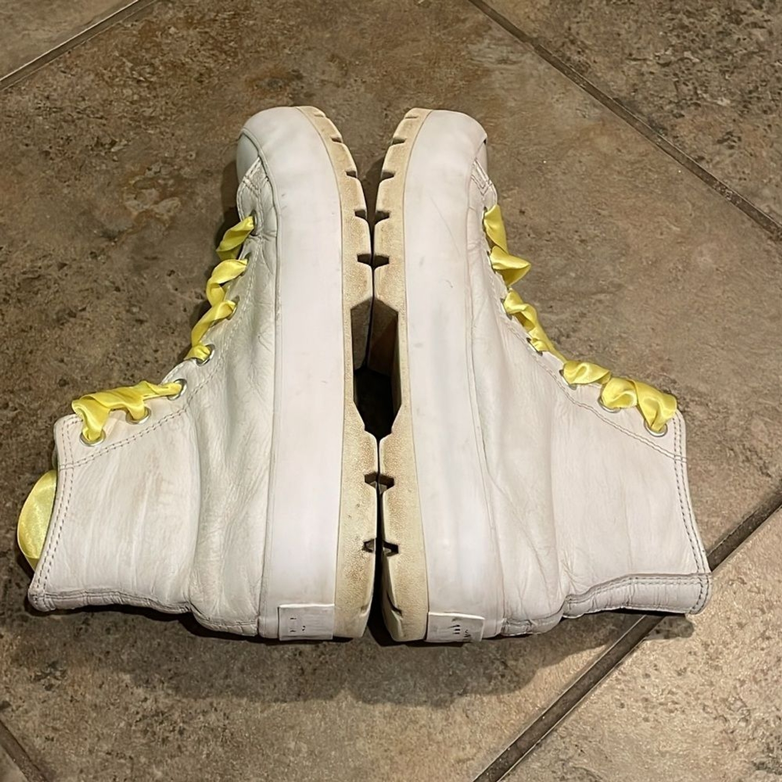 Converse White Chuck Taylor All Star Lugged Leather Sneaker Shoes Womens Size 8 thumbnail 11