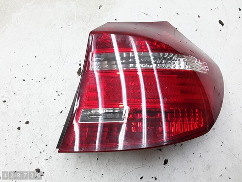 2009 BMW 1 SERIES RUCKLEUCHTE LIMO RECHTS 716495605